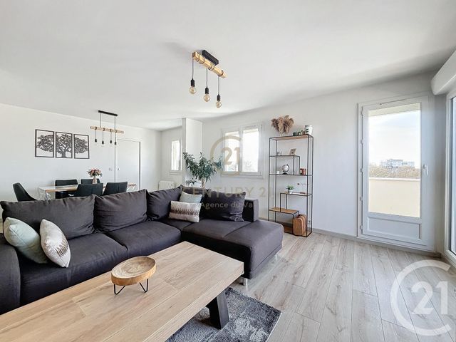 Appartement F4 à vendre - 4 pièces - 76,66 m2 - Champs Sur Marne - 77 - ILE-DE-FRANCE