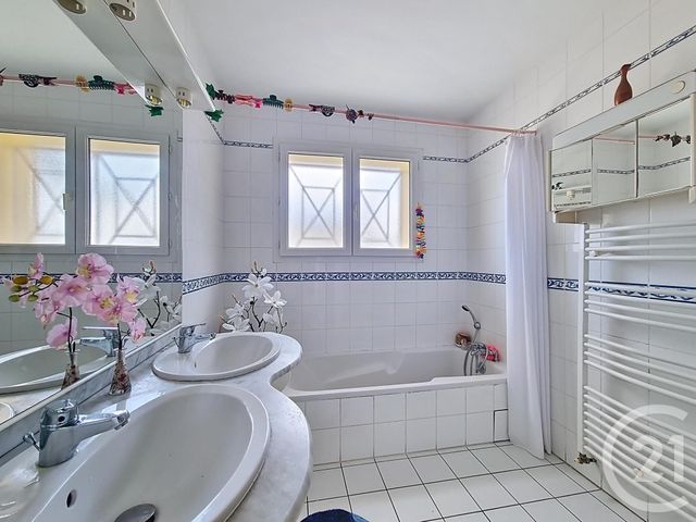 maison à vendre - 5 pièces - 137.0 m2 - GUJAN MESTRAS - 33 - AQUITAINE - Century 21 Duprat & Associés