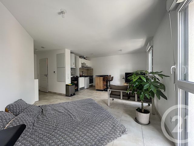 Afficher la photo en grand Studio à vendre - 1 pièce - 33.06 m2 - GUJAN MESTRAS - 33 - AQUITAINE - Century 21 Duprat Donnesse