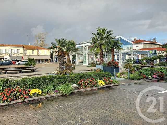 Afficher la photo en grand Studio à vendre - 1 pièce - 33.06 m2 - GUJAN MESTRAS - 33 - AQUITAINE - Century 21 Duprat Donnesse