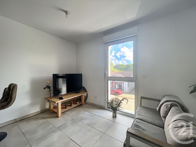 Afficher la photo en grand Studio à vendre - 1 pièce - 33.06 m2 - GUJAN MESTRAS - 33 - AQUITAINE - Century 21 Duprat Donnesse