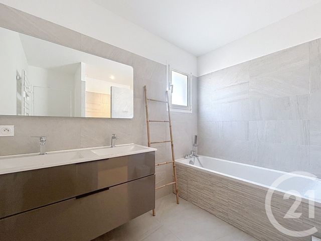 maison à vendre - 5 pièces - 139.11 m2 - GUJAN MESTRAS - 33 - AQUITAINE - Century 21 Duprat & Associés