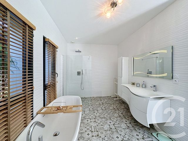 maison à vendre - 6 pièces - 200.0 m2 - GUJAN MESTRAS - 33 - AQUITAINE - Century 21 Duprat & Associés