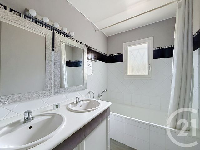 maison à vendre - 5 pièces - 125.03 m2 - GUJAN MESTRAS - 33 - AQUITAINE - Century 21 Duprat & Associés