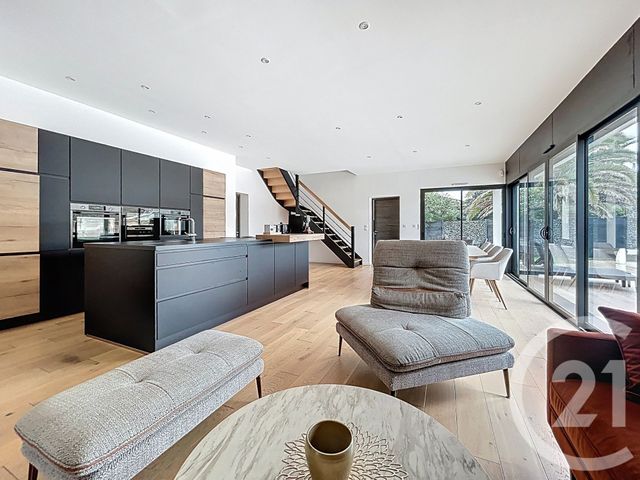 maison à vendre - 7 pièces - 175.12 m2 - GUJAN MESTRAS - 33 - AQUITAINE - Century 21 Duprat & Associés