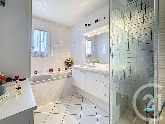 maison à vendre - 5 pièces - 113.74 m2 - GUJAN MESTRAS - 33 - AQUITAINE - Century 21 Duprat & Associés