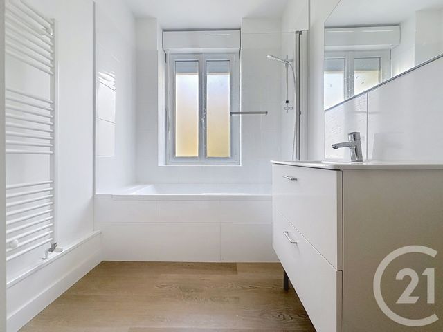 Appartement F3 à vendre - 3 pièces - 78.96 m2 - GUJAN MESTRAS - 33 - AQUITAINE - Century 21 Duprat & Associés