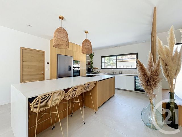 maison à vendre - 4 pièces - 129.4 m2 - GUJAN MESTRAS - 33 - AQUITAINE - Century 21 Duprat & Associés