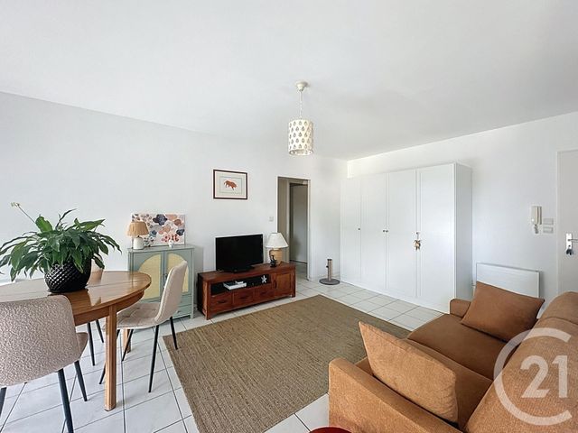 Appartement F2 à vendre - 2 pièces - 46.0 m2 - GUJAN MESTRAS - 33 - AQUITAINE - Century 21 Duprat & Associés