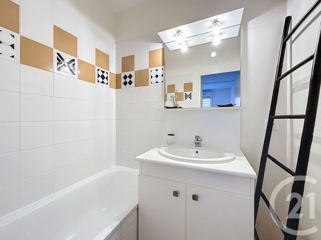 Appartement F2 à vendre - 2 pièces - 42.0 m2 - GUJAN MESTRAS - 33 - AQUITAINE - Century 21 Duprat & Associés