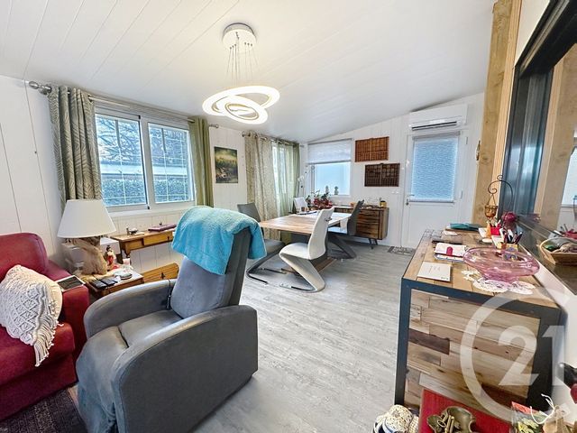 Appartement T2 à vendre - 3 pièces - 59.83 m2 - GUJAN MESTRAS - 33 - AQUITAINE - Century 21 Duprat & Associés