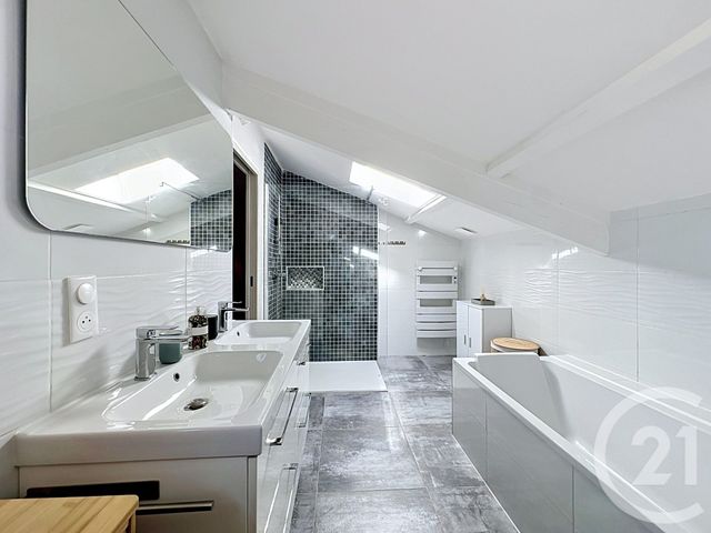 maison à vendre - 5 pièces - 130.08 m2 - GUJAN MESTRAS - 33 - AQUITAINE - Century 21 Duprat & Associés