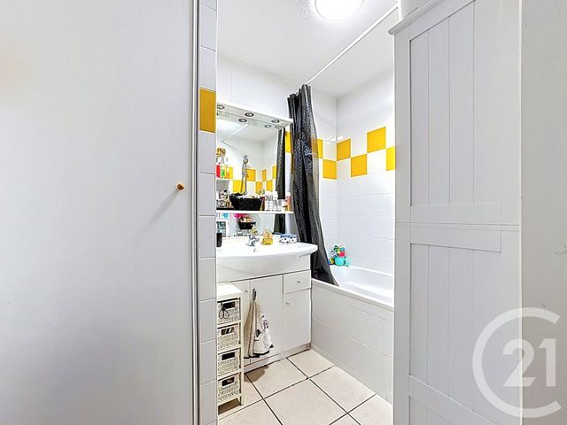 Appartement T3 à vendre - 3 pièces - 53.58 m2 - GUJAN MESTRAS - 33 - AQUITAINE - Century 21 Duprat & Associés