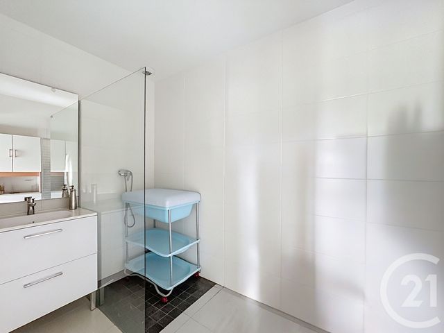 Appartement F3 à louer - 3 pièces - 75.69 m2 - BIGANOS - 33 - AQUITAINE - Century 21 Duprat & Associés