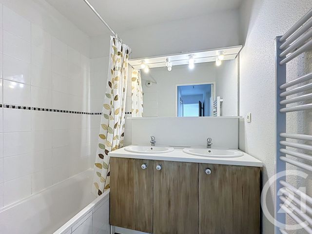 Appartement T3 à vendre - 3 pièces - 57.0 m2 - GUJAN MESTRAS - 33 - AQUITAINE - Century 21 Duprat & Associés