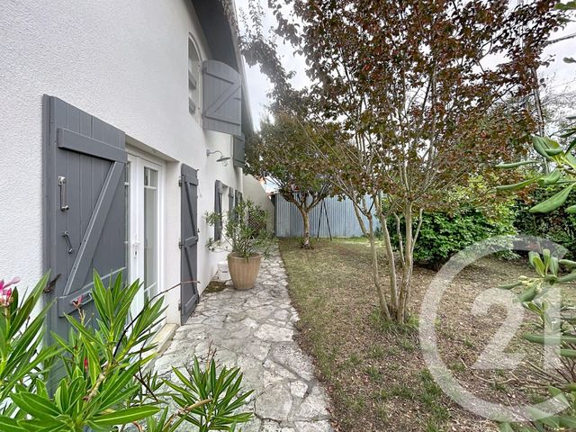 maison à louer - 6 pièces - 177.07 m2 - GUJAN MESTRAS - 33 - AQUITAINE - Century 21 Duprat & Associés