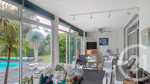 maison à vendre - 9 pièces - 214.0 m2 - GUJAN MESTRAS - 33 - AQUITAINE - Century 21 Duprat & Associés